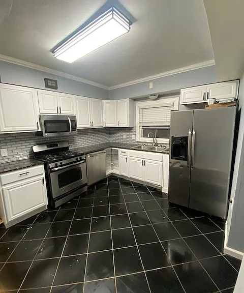 141 Lexington Ave — Photo 32