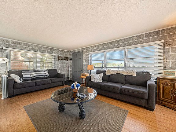 5th image of 47368 Woodland Dr