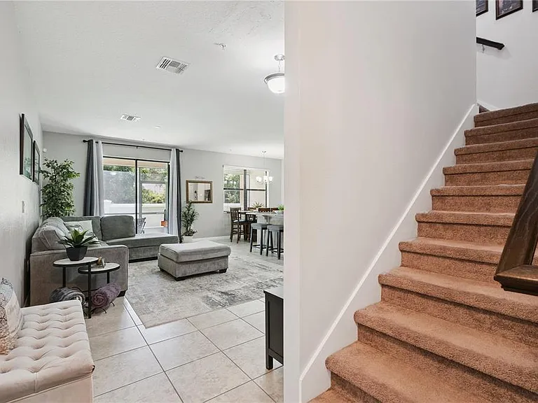 2438 Seven Oaks Dr — Photo 5