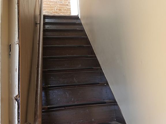 3rd image of 3638 W 8th St APT 8