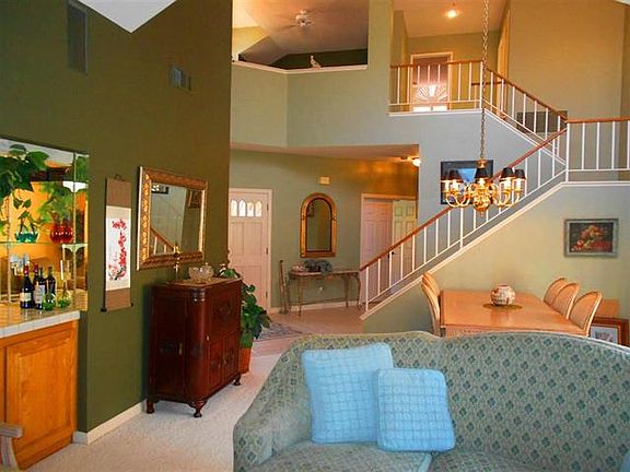 3rd image of 2517 Holly Valley Dr