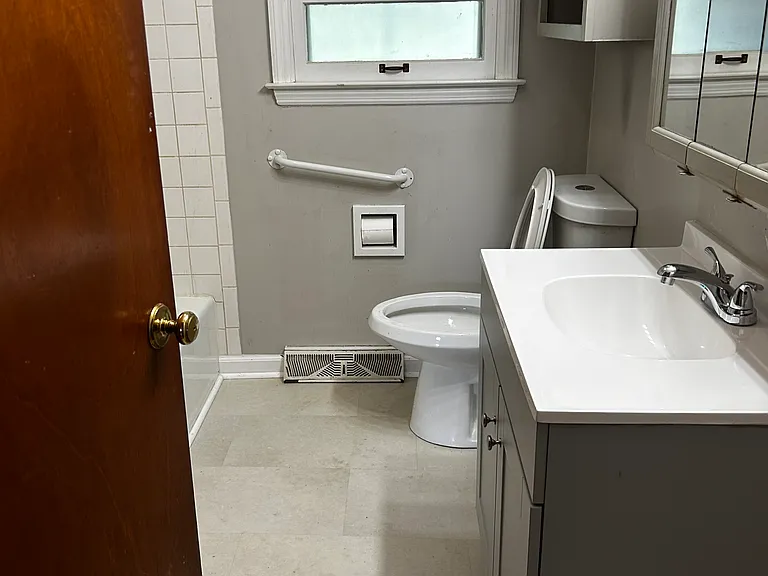 3852 Walhampton Dr — Photo 10