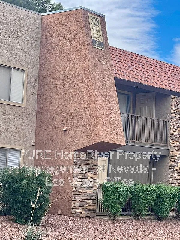 1 bed, 1.0 bath, 700 sqft, $1,000 — Photo 2