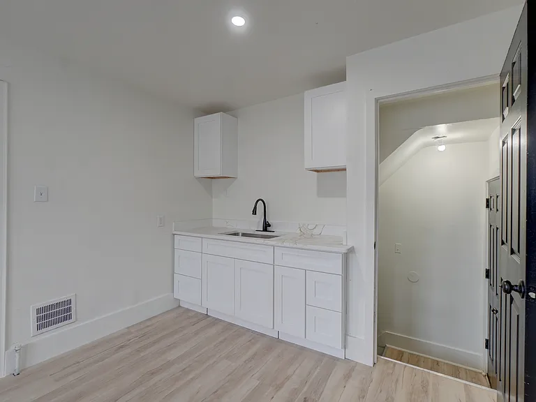 17388 Teppert St — Photo 5