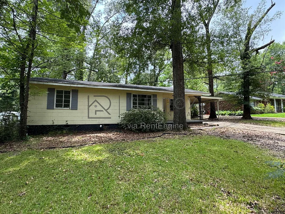 323 Colonial Dr