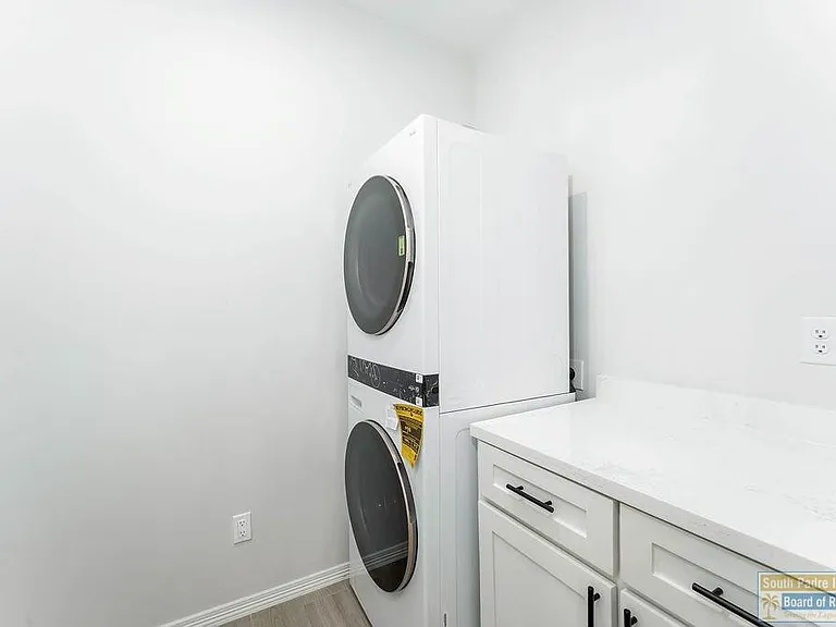 18 N Bay Hill Dr — Photo 28
