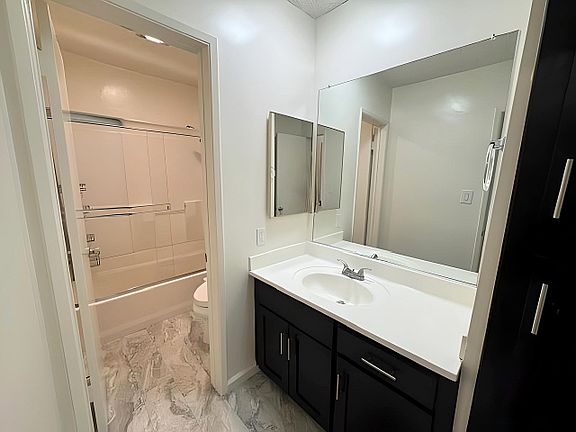 2nd image of 1630 Granville Ave APT 103