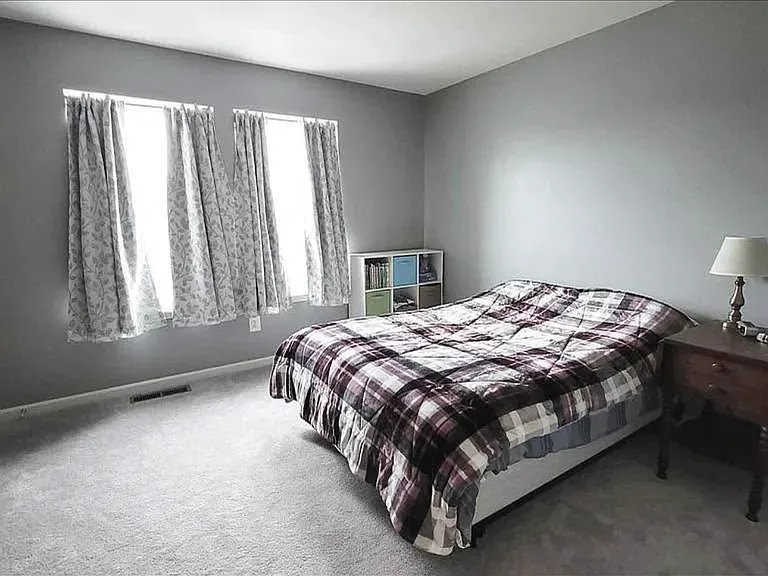 220 Scotch Pine Dr — Photo 2