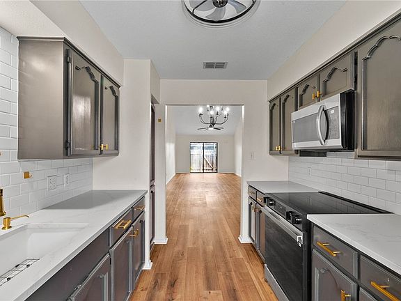 5th image of 13656 Teague Ln APT 36