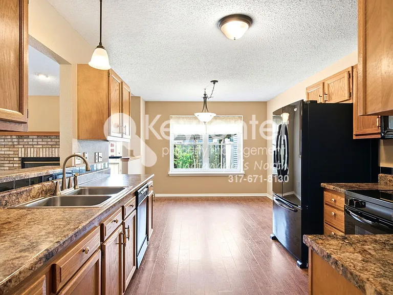 8241 Crosser Cir — Photo 8