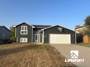524 Aana Ave, Baltic, SD 57003