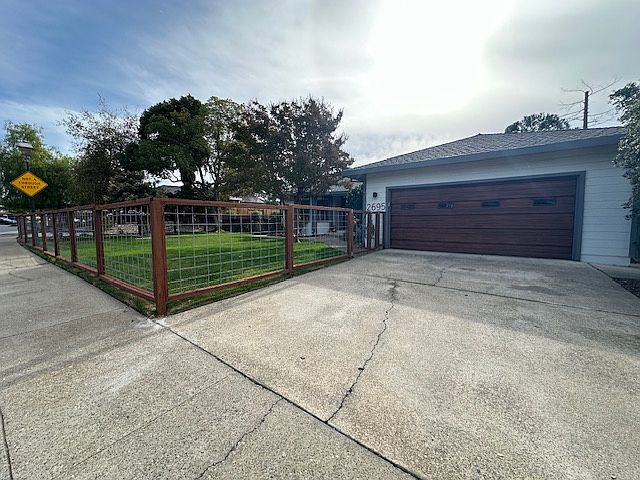 1st image of 2695 Manzanita Dr