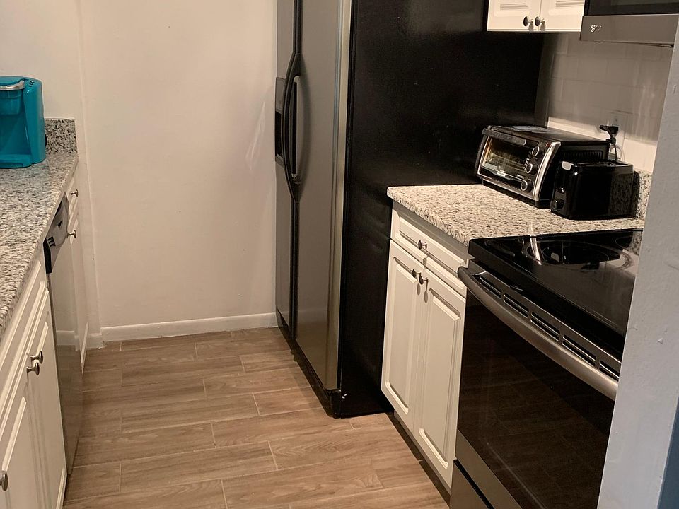 1st image of 527 S Lincoln Ave Unit 106A