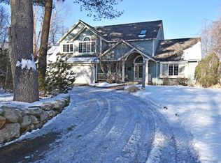 44 Roseland Dr, Fitchburg, MA 01420