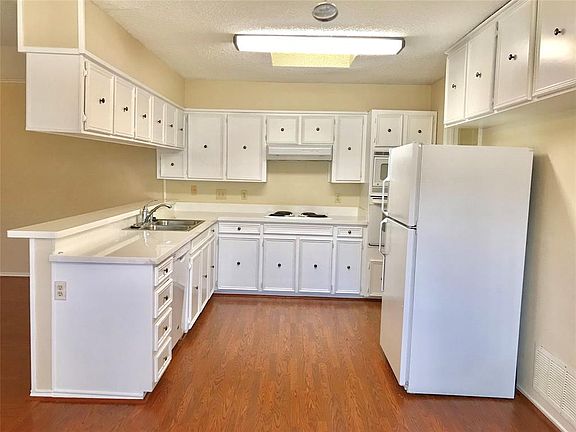 5th image of 4912 Ledgestone Dr
