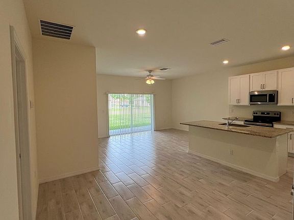 5th image of 603 SE 23rd Pl