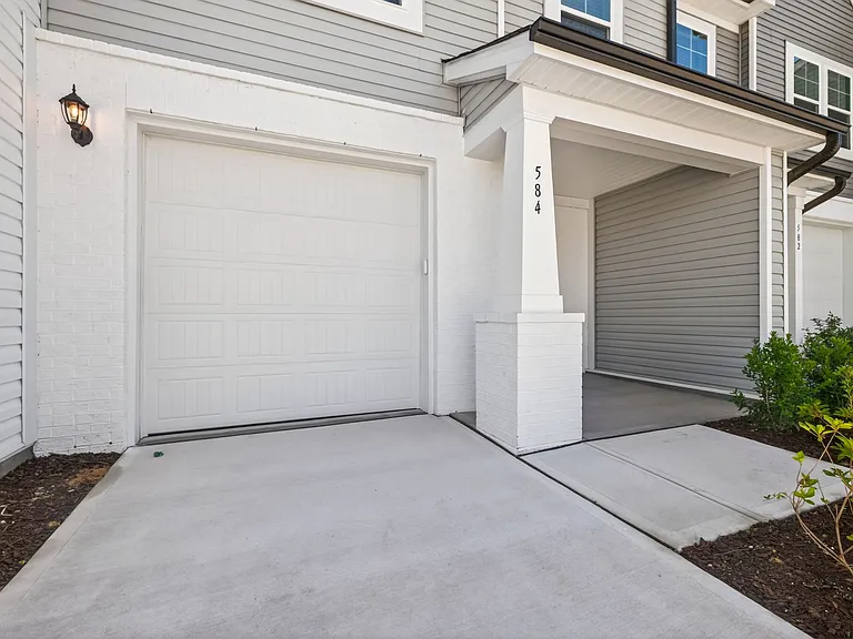 584 Barrington Row Ave — Photo 9