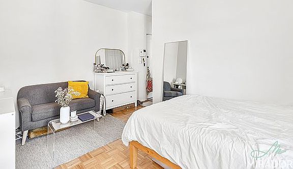4th image of 542 E 79th St APT 5B