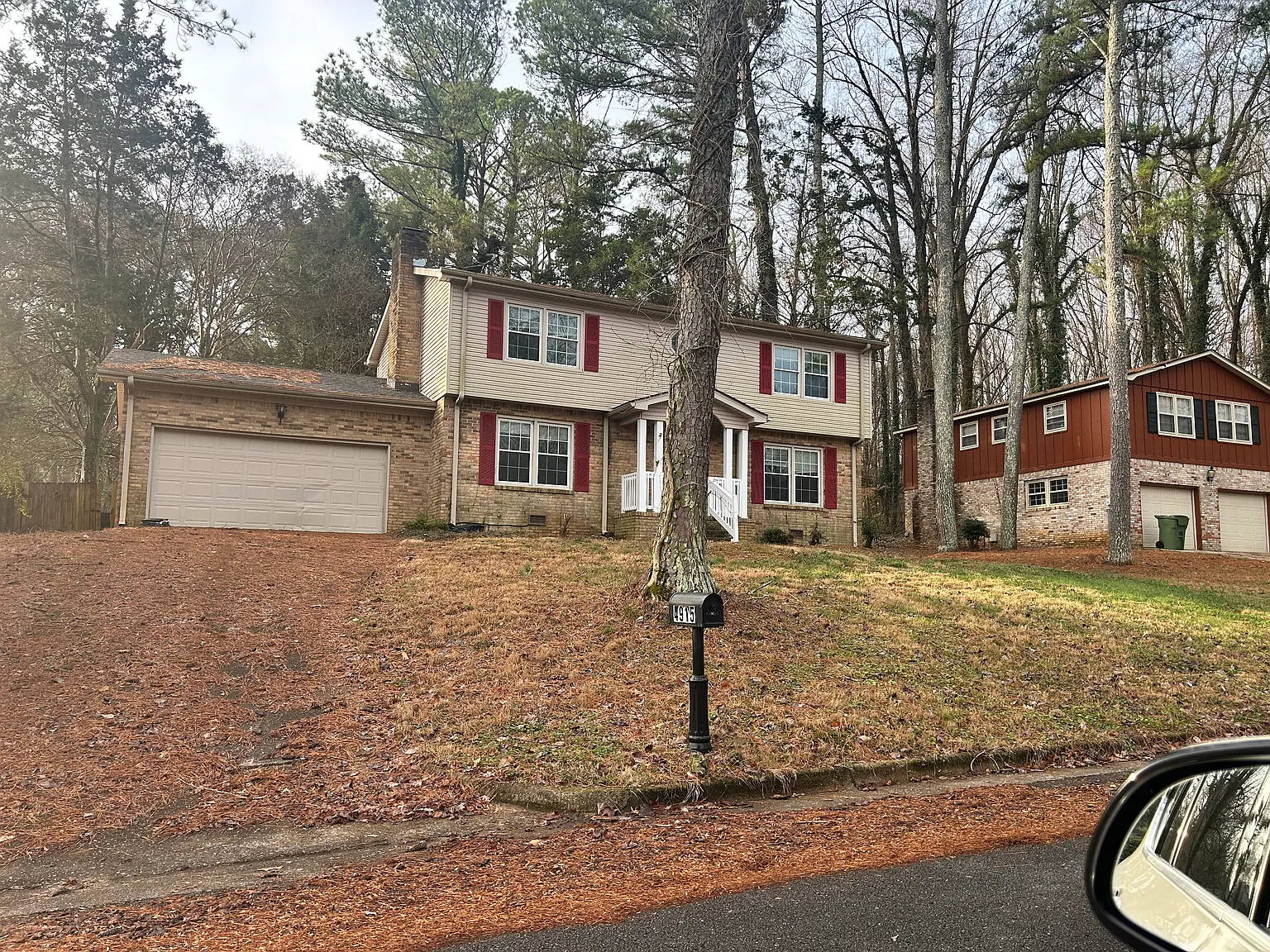 4 bed, 2.5 bath, 2500 sqft, $2,000 — Photo 1