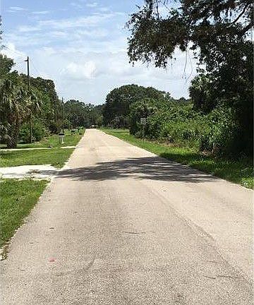 5th image of 4501 Long Lake Dr