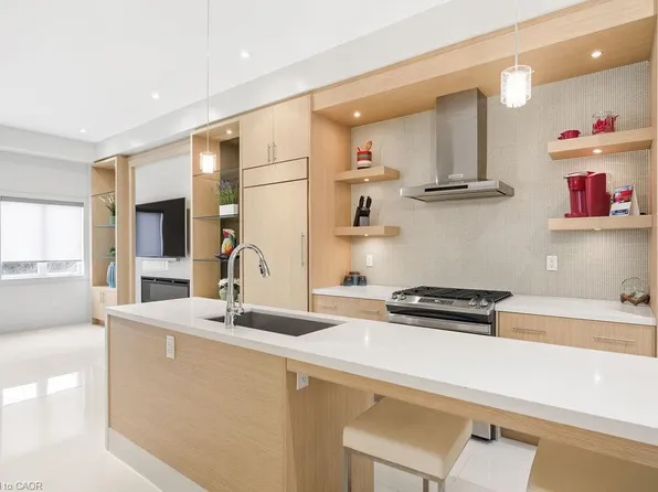 228 Vellwood, Oakville, ON L6L 0E8