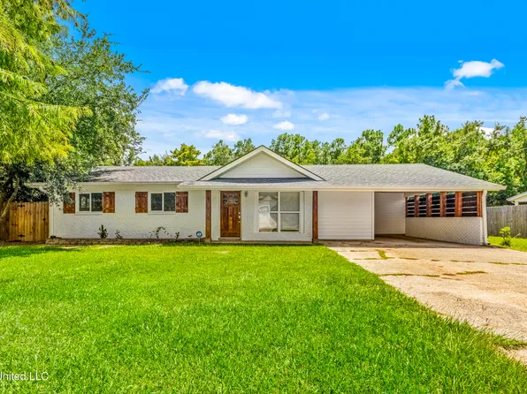 6 Chantilly Ter, Bay Saint Louis, MS 39520
