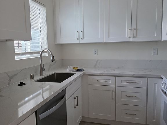 2nd image of 453 W Windsor Rd APT D