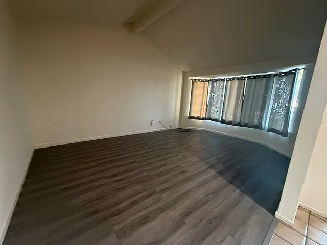 4015 Deer Hill Dr — Photo 2