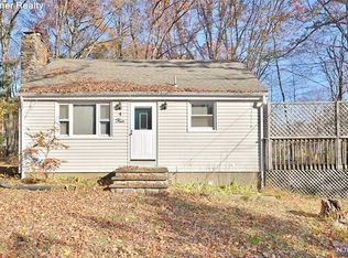 4 Dongan Ln, Newfoundland, NJ 07435