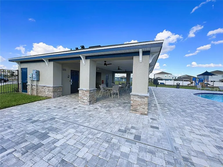 2127 Desert Rose Dr — Photo 25
