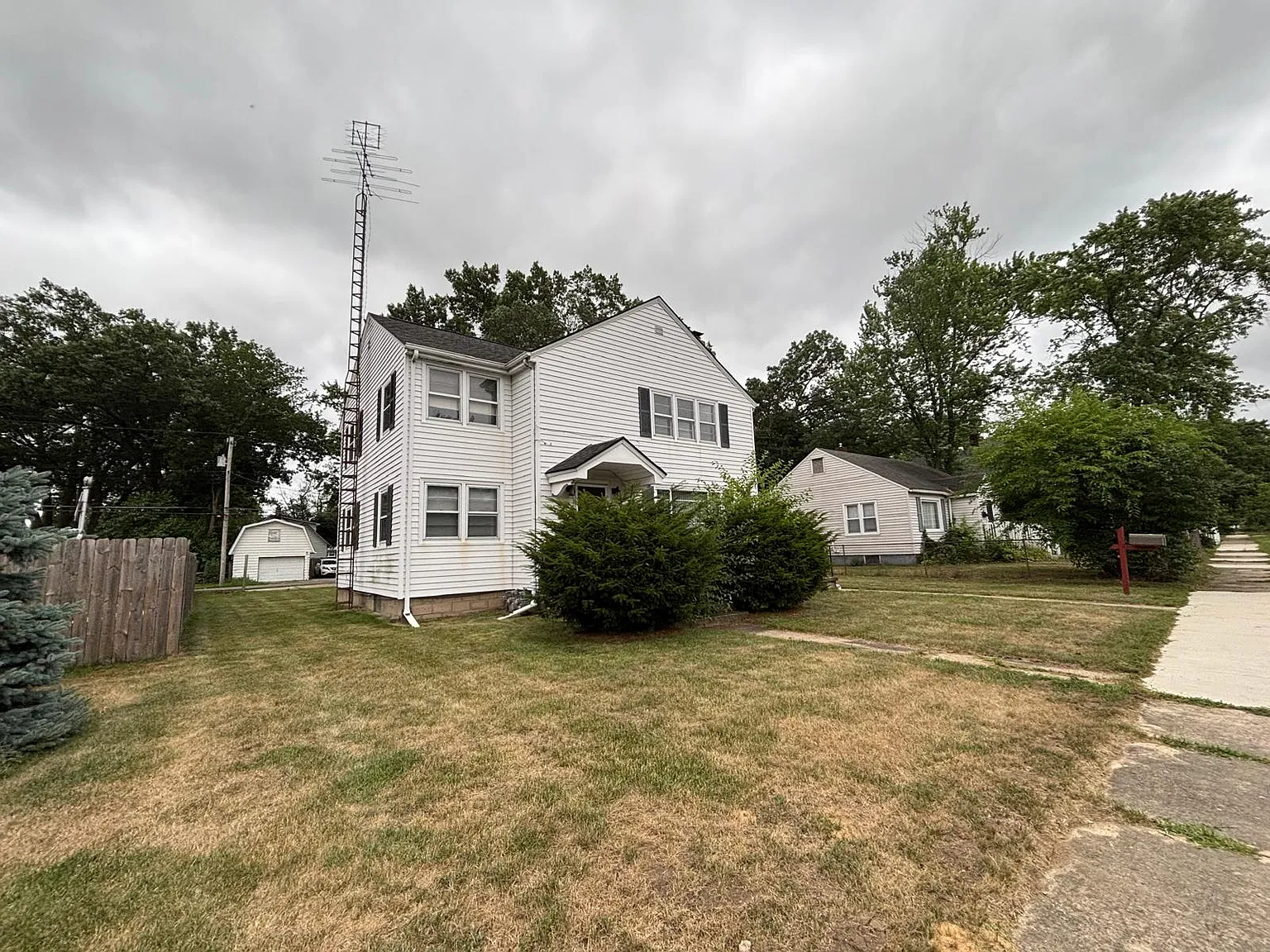 2 bed, 1000 sqft, $1,200 — Photo 1