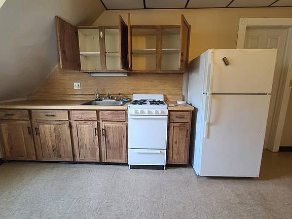 2nd image of 196 Hillside Ave #8