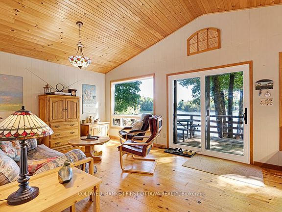 5th image of 640 Bellows Bay Point #638