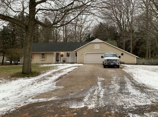 6053 W Trails End Rd, Ludington, MI 49431