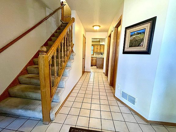 2nd image of 1521 Rushmore Dr