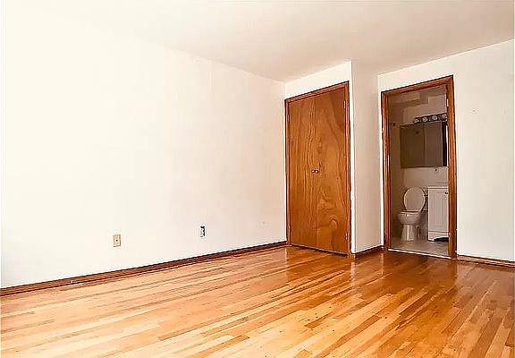 4th image of 1425 York Ave APT 4A