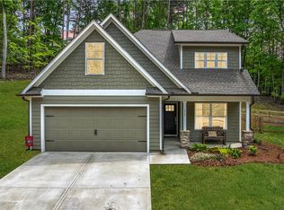 212 Ridgewood Dr, Waleska, GA 30183