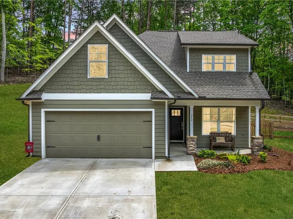 212 Ridgewood Dr, Waleska, GA 30183
