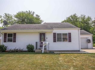 211 Skylark Dr, Rockford, IL 61107