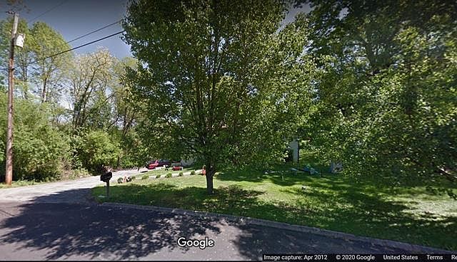 2nd image of 117 Hillside Ln