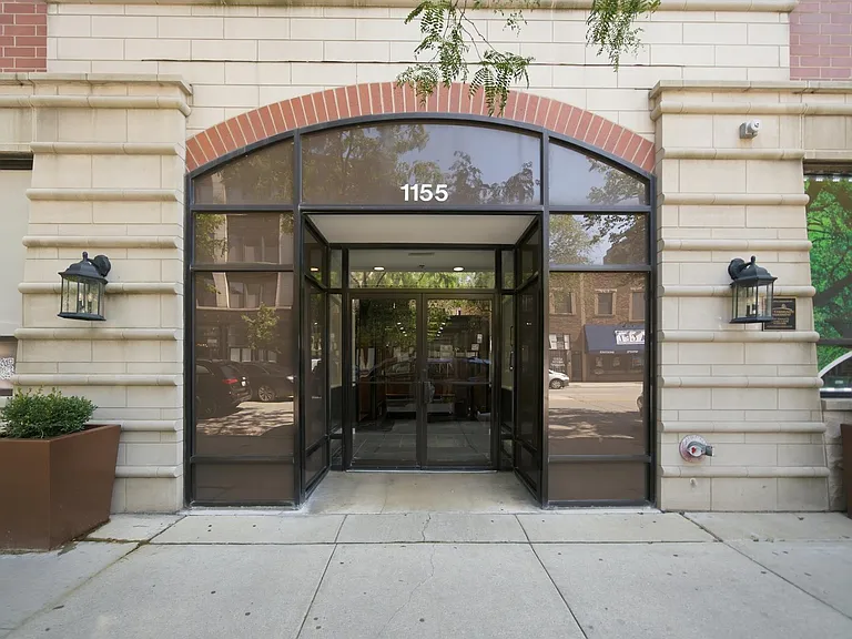 1155 W Madison St #507 — Photo 2