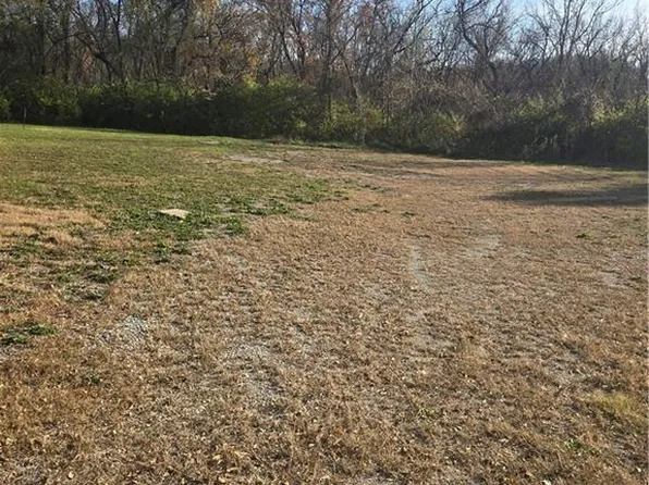 405 E 85th St, Kansas City, MO 64131