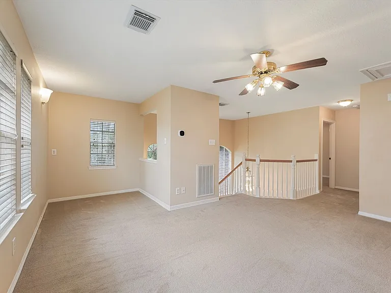 22910 Fairleaf Cir — Photo 12