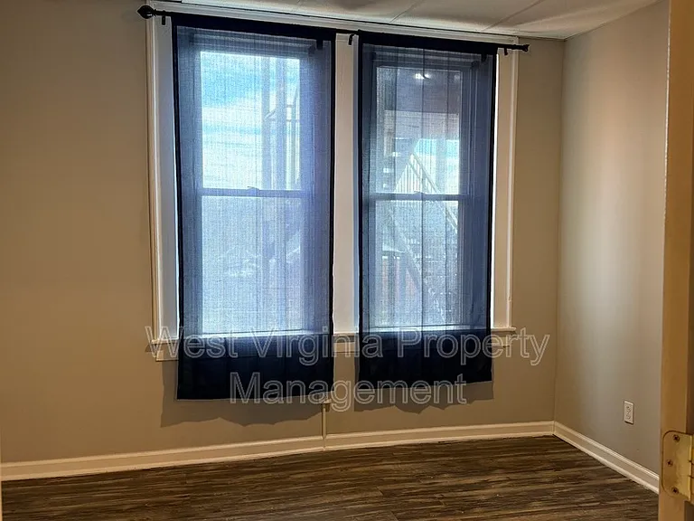 847 Mercer St #4 — Photo 7