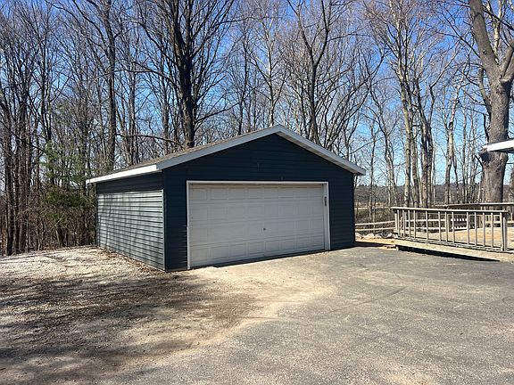 3rd image of W330N4305 Lakeland Dr