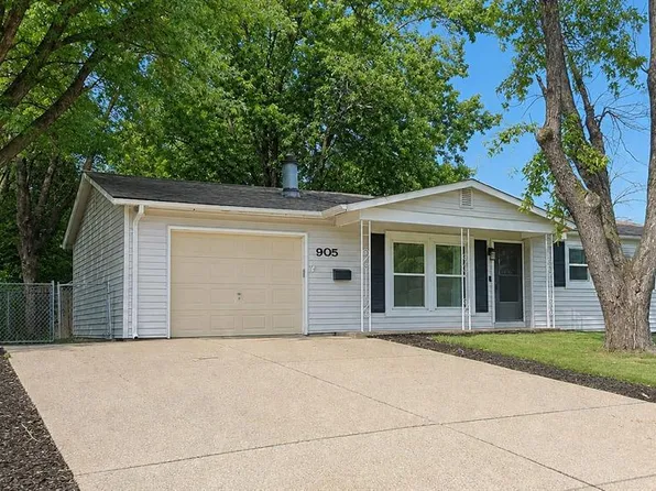 905 Lakeview Dr, Warrenton, MO 63383