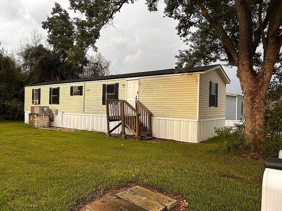 1st image of 241 Lakeside Garden Cir