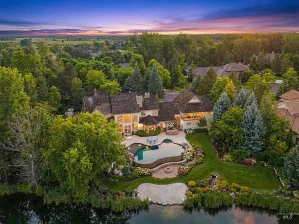 1122 W Two Rivers Ln, Eagle, ID 83616