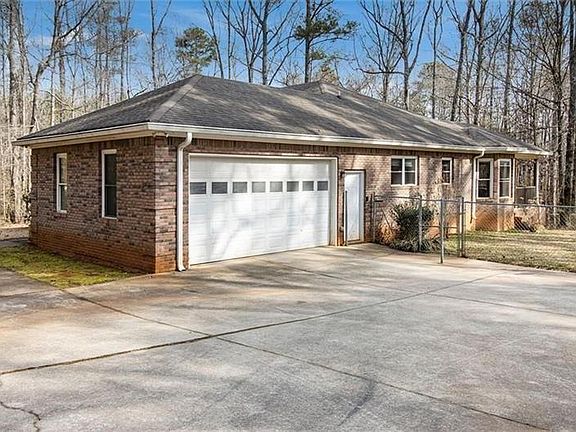 3rd image of 490 Dorsey Rd