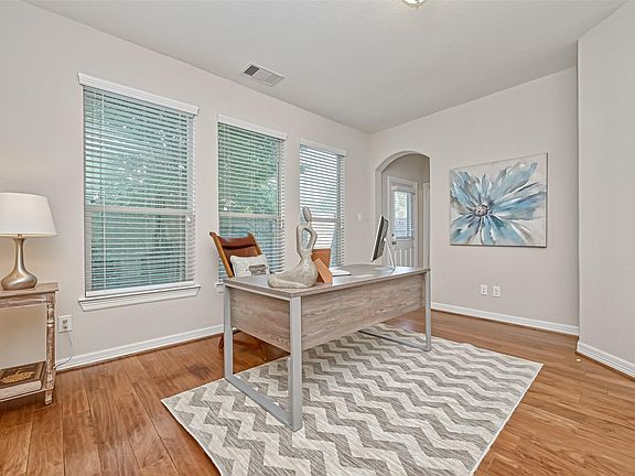 5th image of 12261 Oxford Crescent Cir